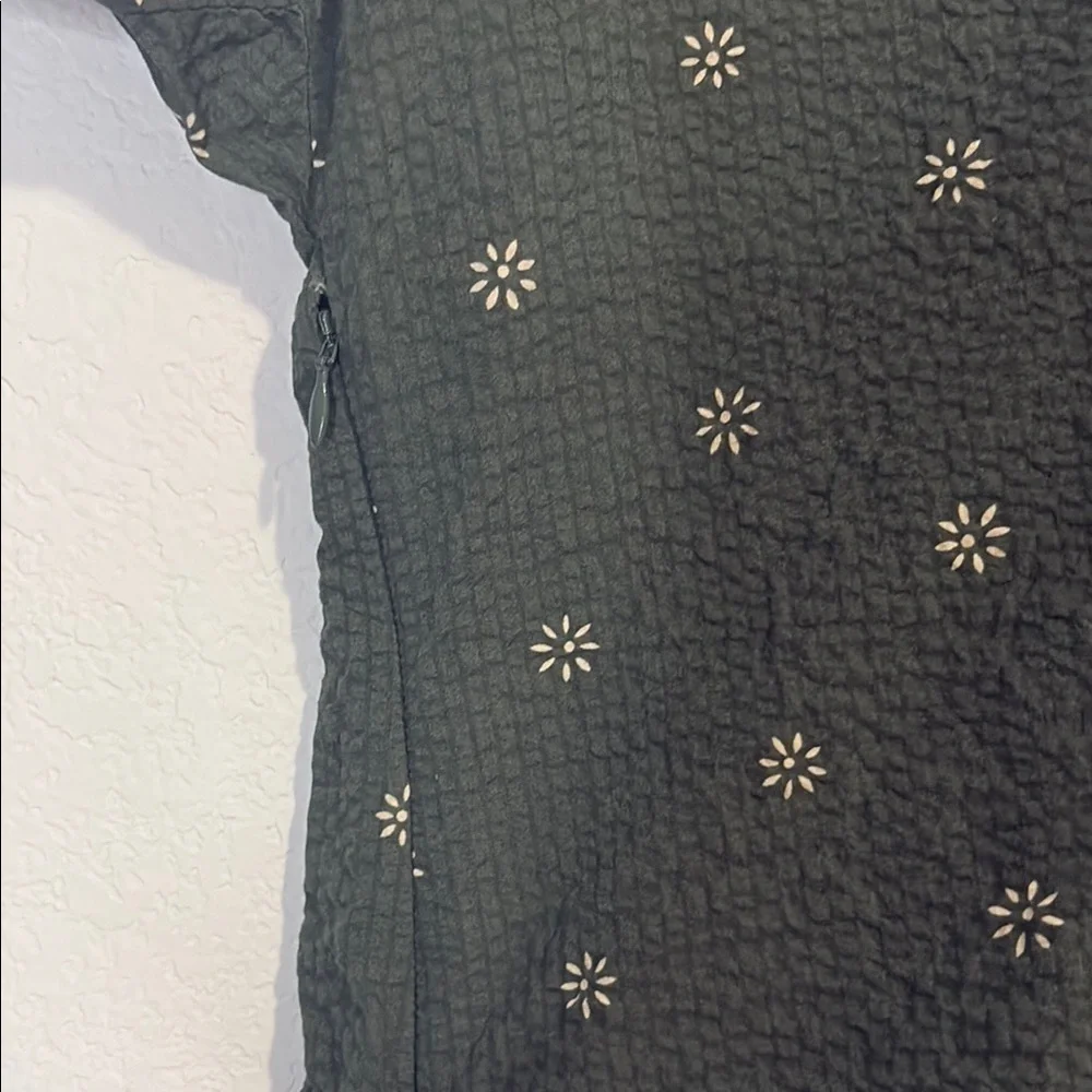 Madewell Dark Green Floral fitted Blouse with puff sleeve